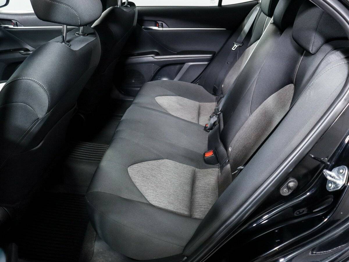 Toyota Camry с пробегом — 2021 год. Фото: #6