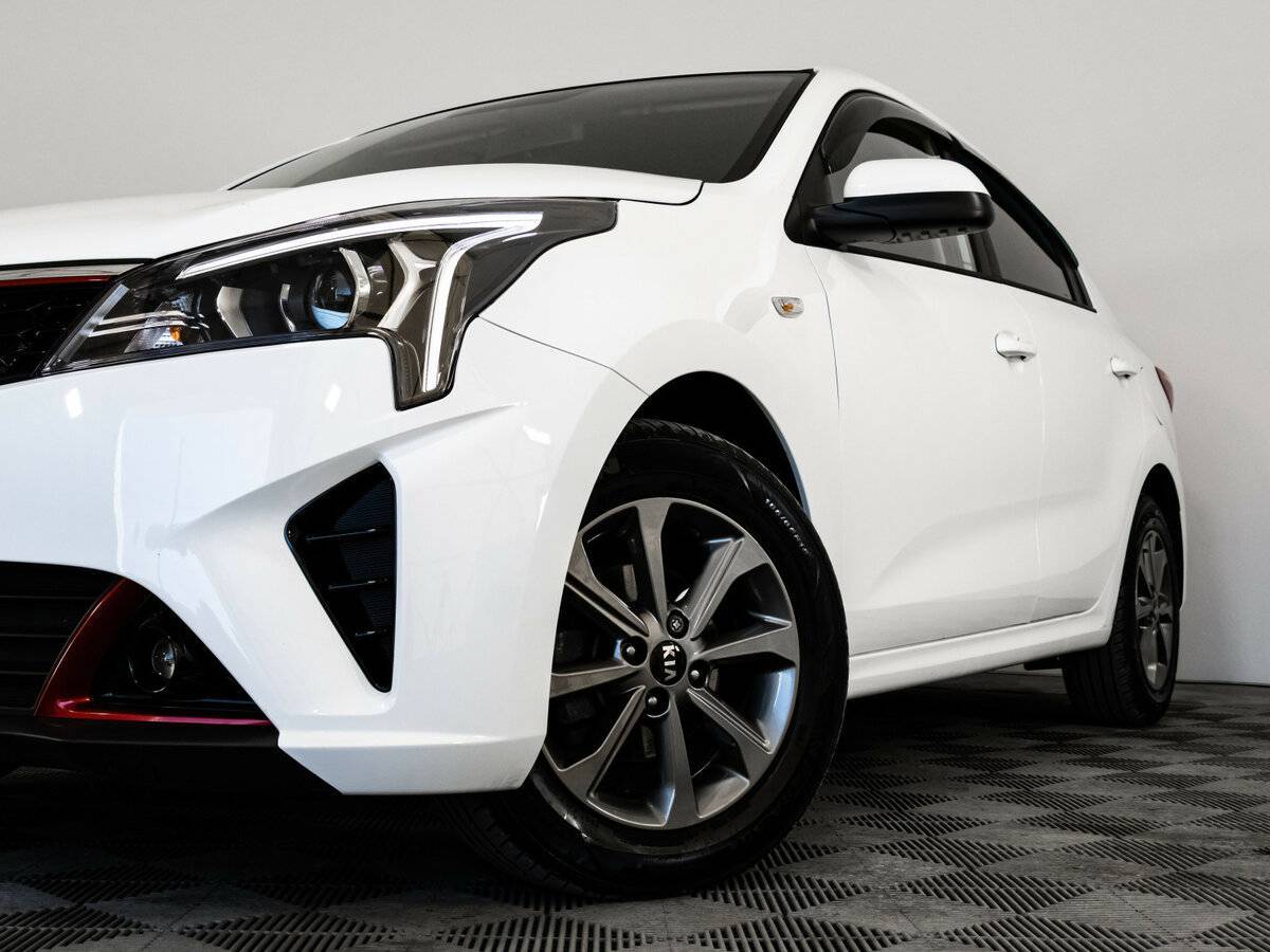 Kia Rio с пробегом — 2021 год. Фото: #1