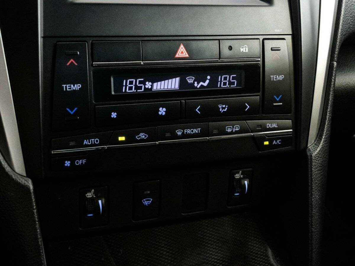 Toyota Camry с пробегом — 2017 год. Фото: #13