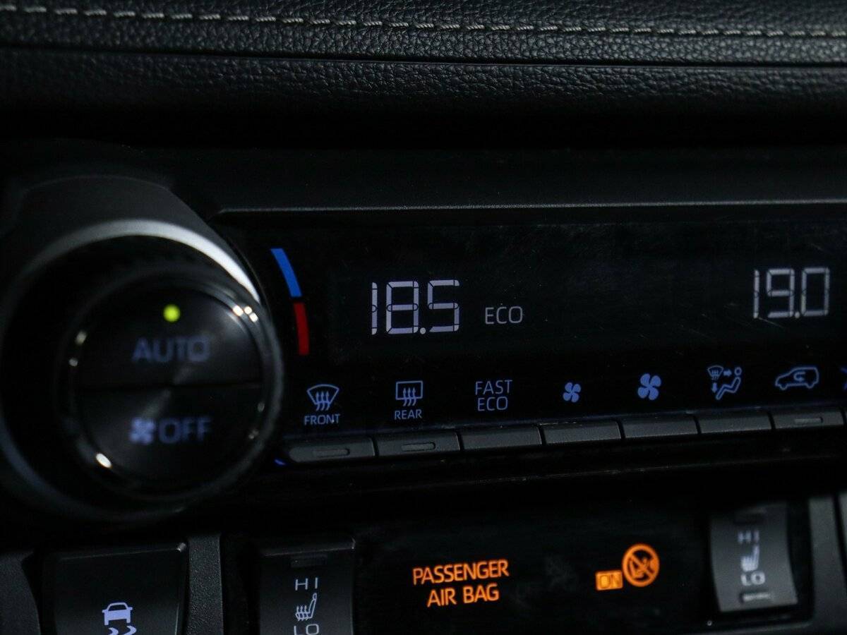 Toyota RAV4 с пробегом — 2020 год. Фото: #22