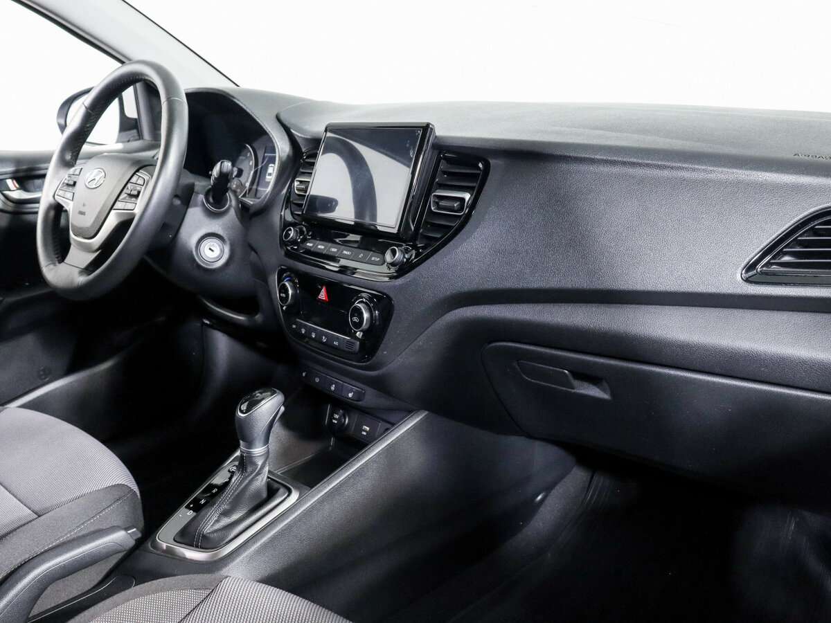 Hyundai Solaris с пробегом — 2021 год. Фото: #8