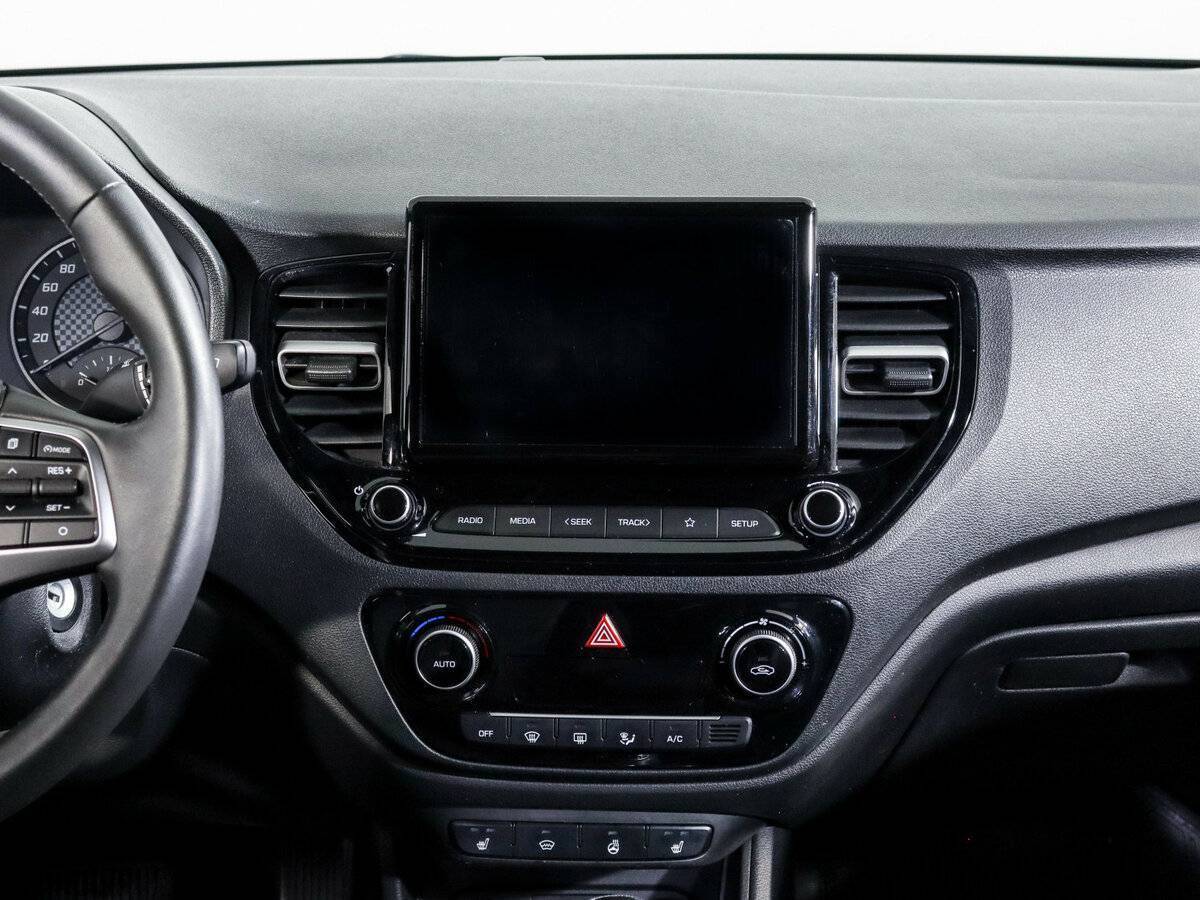 Hyundai Solaris с пробегом — 2021 год. Фото: #12