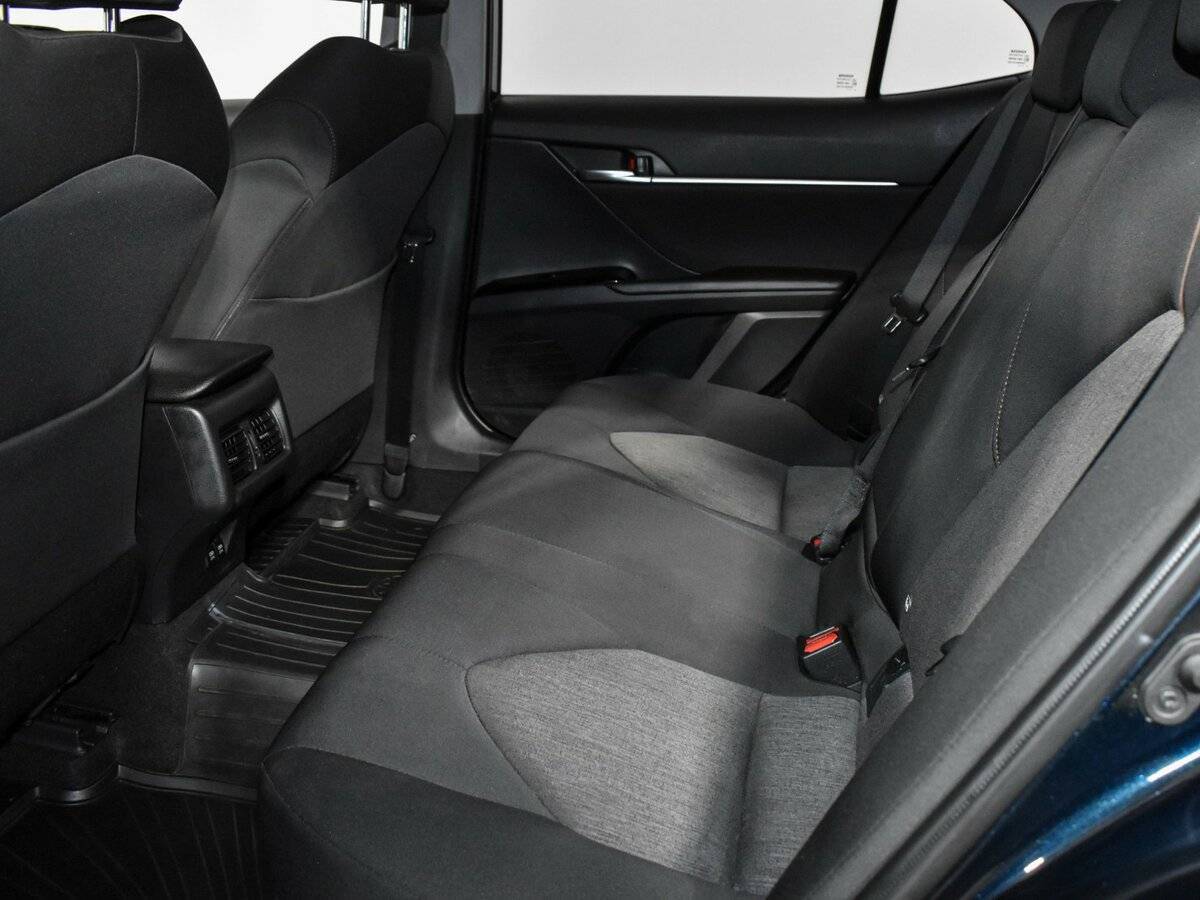 Toyota Camry с пробегом — 2019 год. Фото: #10