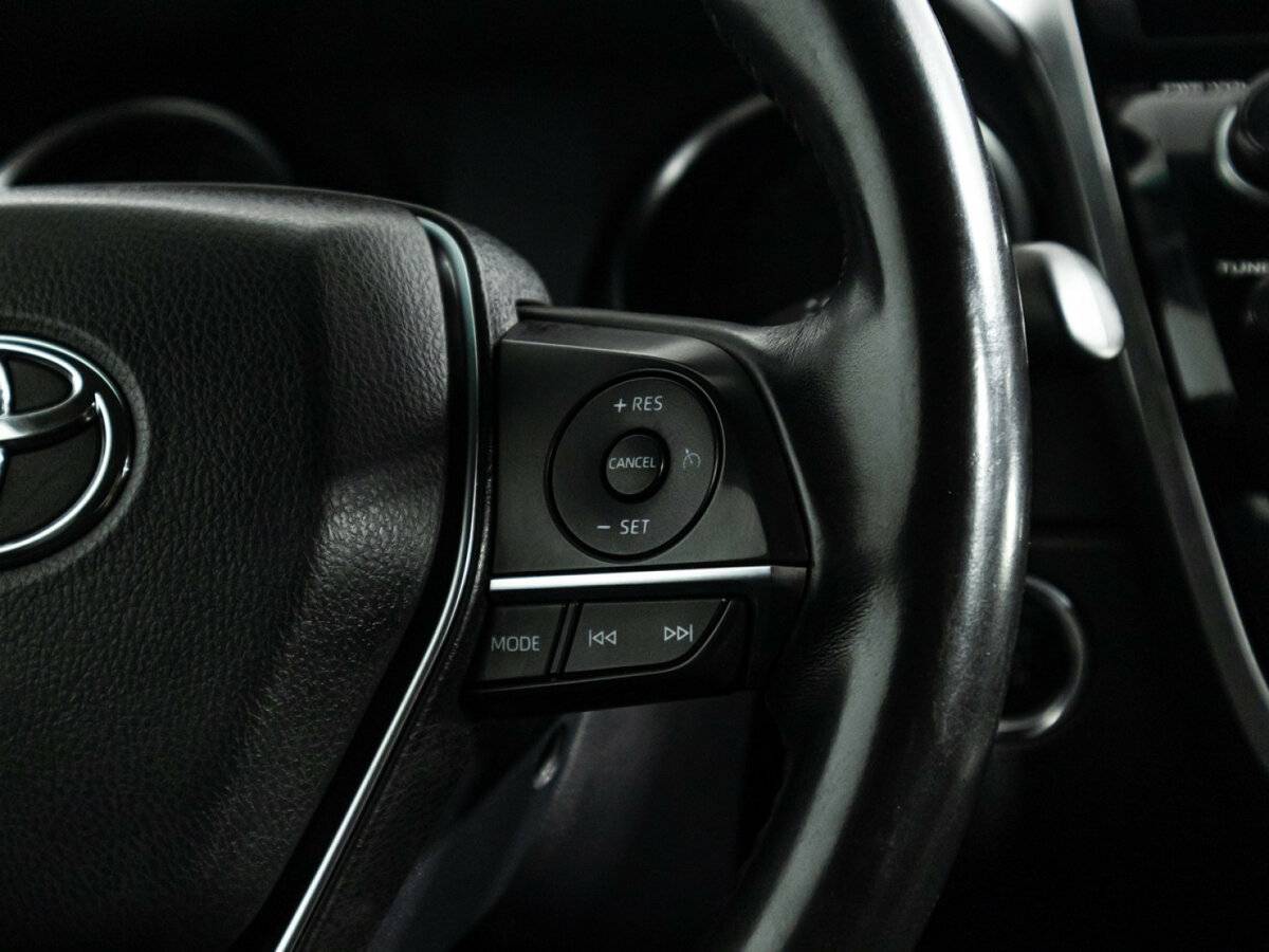 Toyota Camry с пробегом — 2020 год. Фото: #20