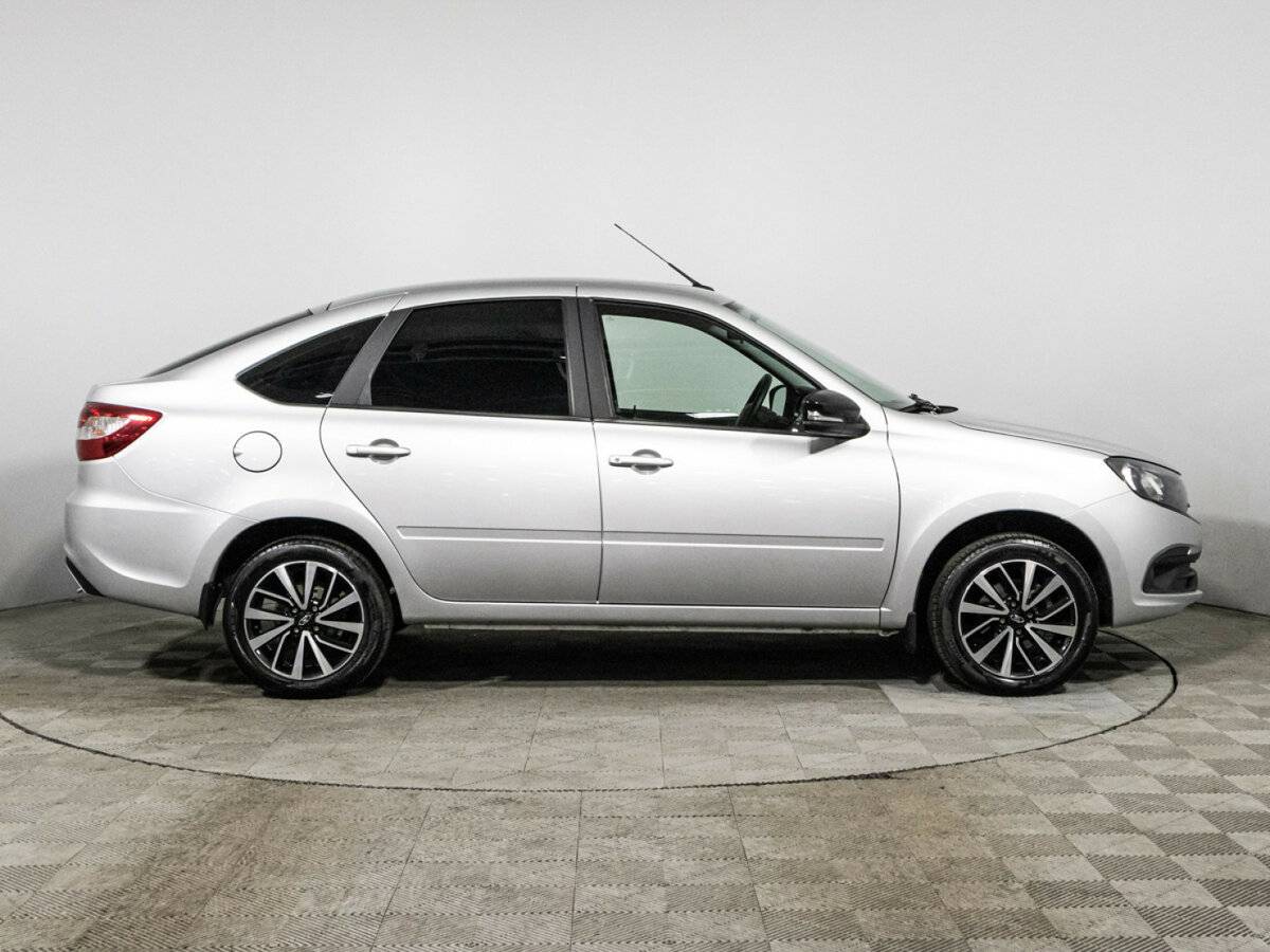 Lada (ВАЗ) Granta с пробегом — 2024 год. Фото: #3