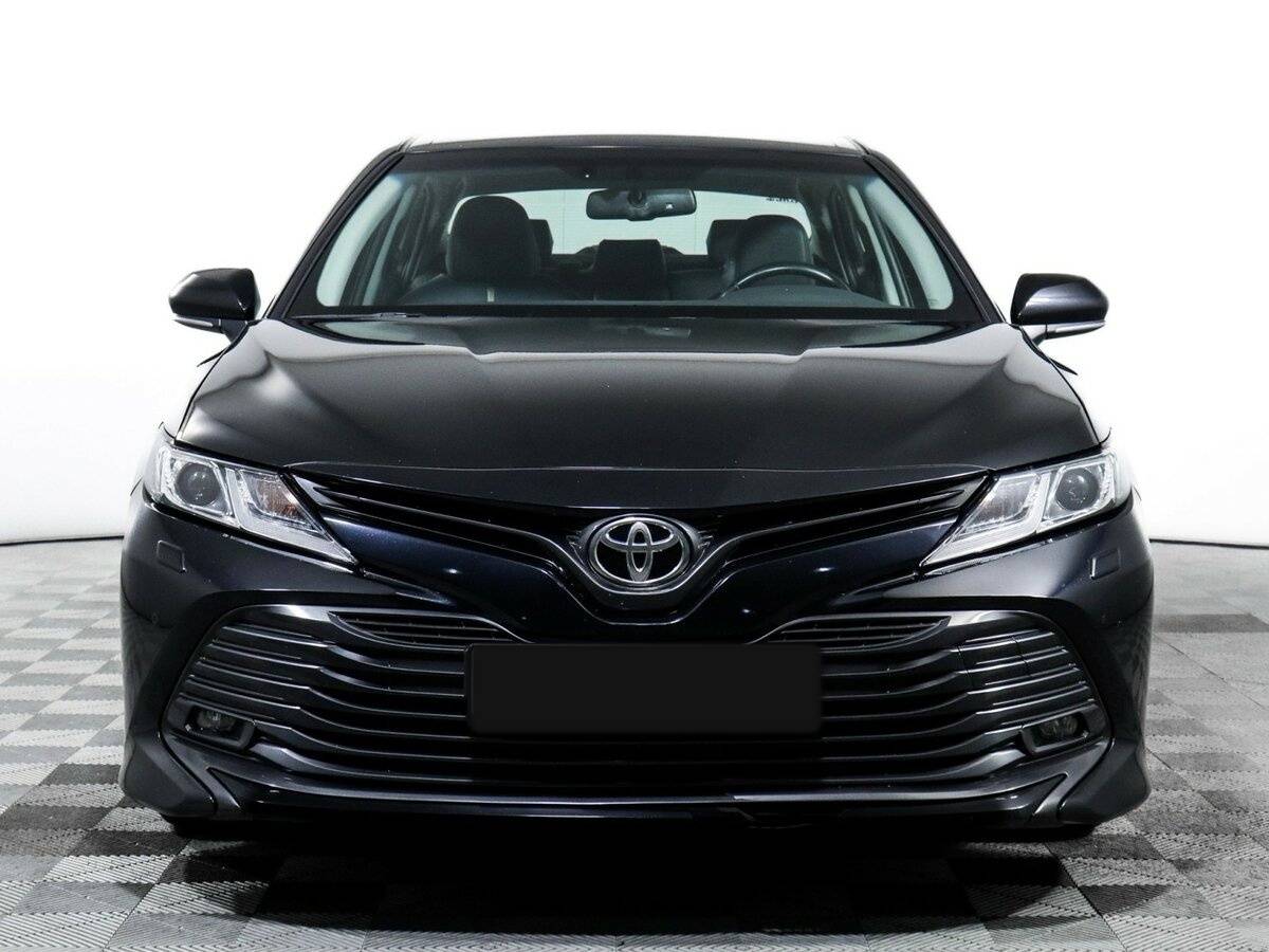 Toyota Camry с пробегом — 2019 год. Фото: #1