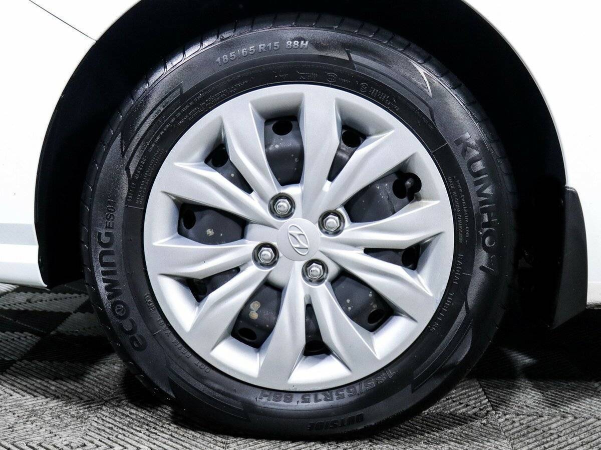 Hyundai Solaris с пробегом — 2021 год. Фото: #12