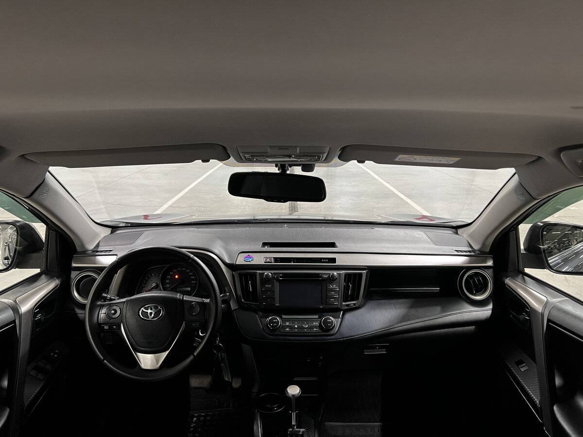 Toyota RAV4 с пробегом — 2013 год. Фото: #13