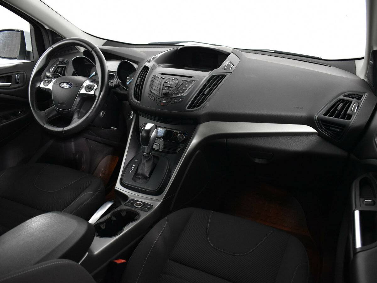 Ford Kuga с пробегом — 2014 год. Фото: #9