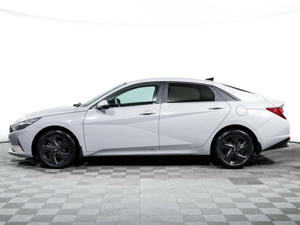 Hyundai Elantra с пробегом — 2021 год. Фото: #3
