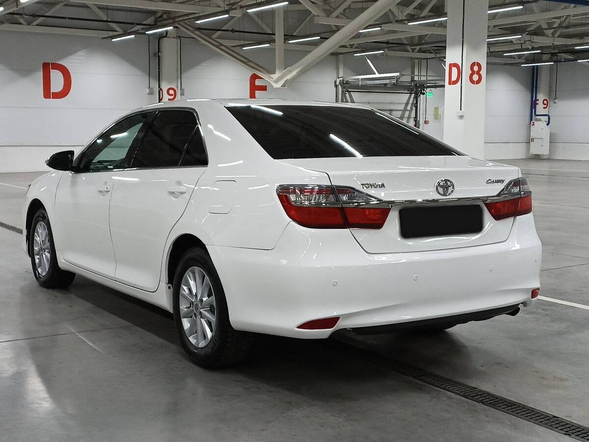 Toyota Camry с пробегом — 2016 год. Фото: #6