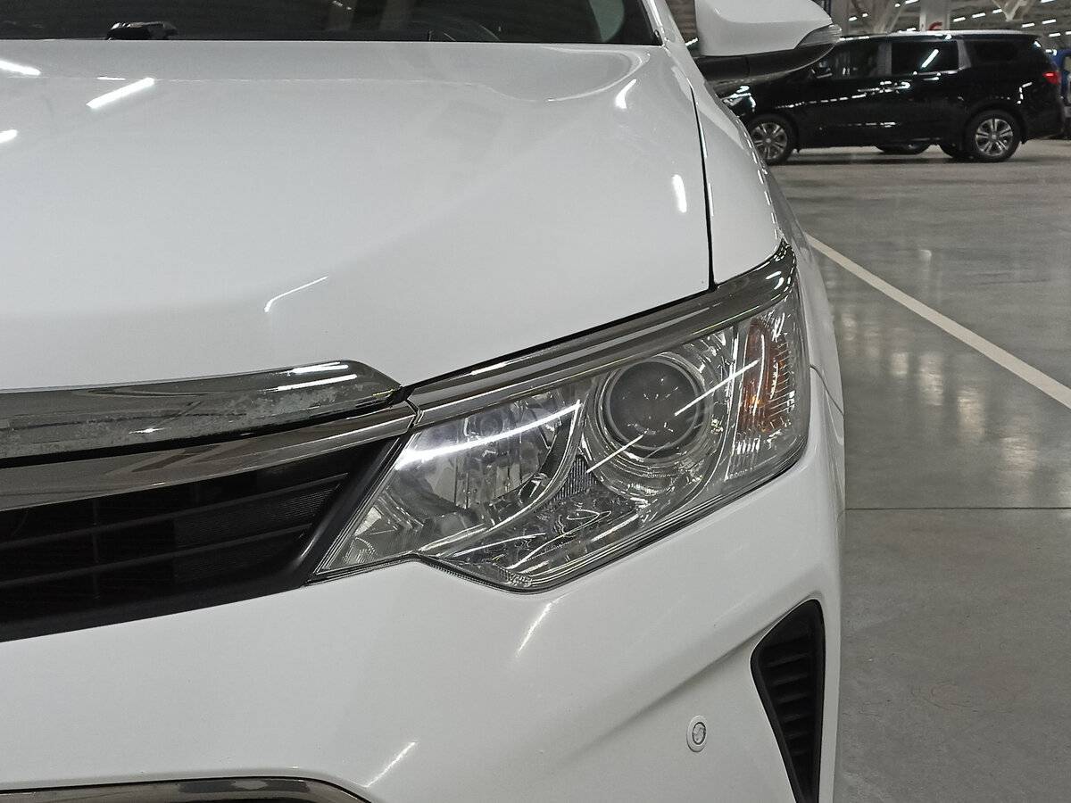 Toyota Camry с пробегом — 2016 год. Фото: #15