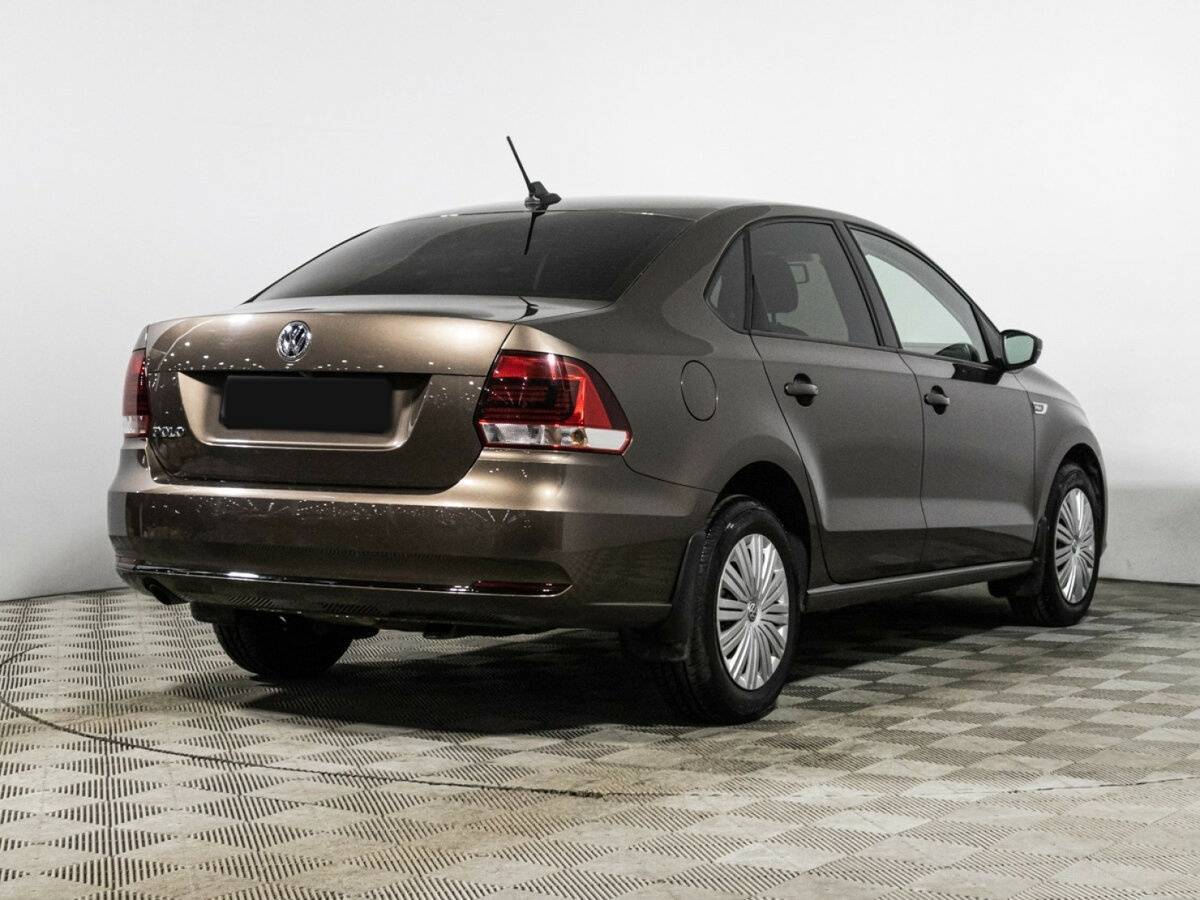 Volkswagen Polo с пробегом — 2018 год. Фото: #4