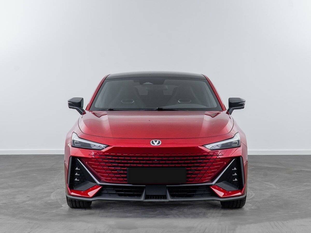 Changan UNI-V с пробегом — 2023 год. Фото: #2