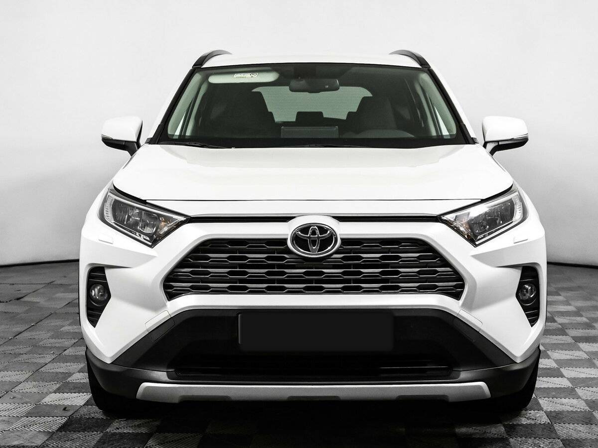 Toyota RAV4 с пробегом — 2021 год. Фото: #1