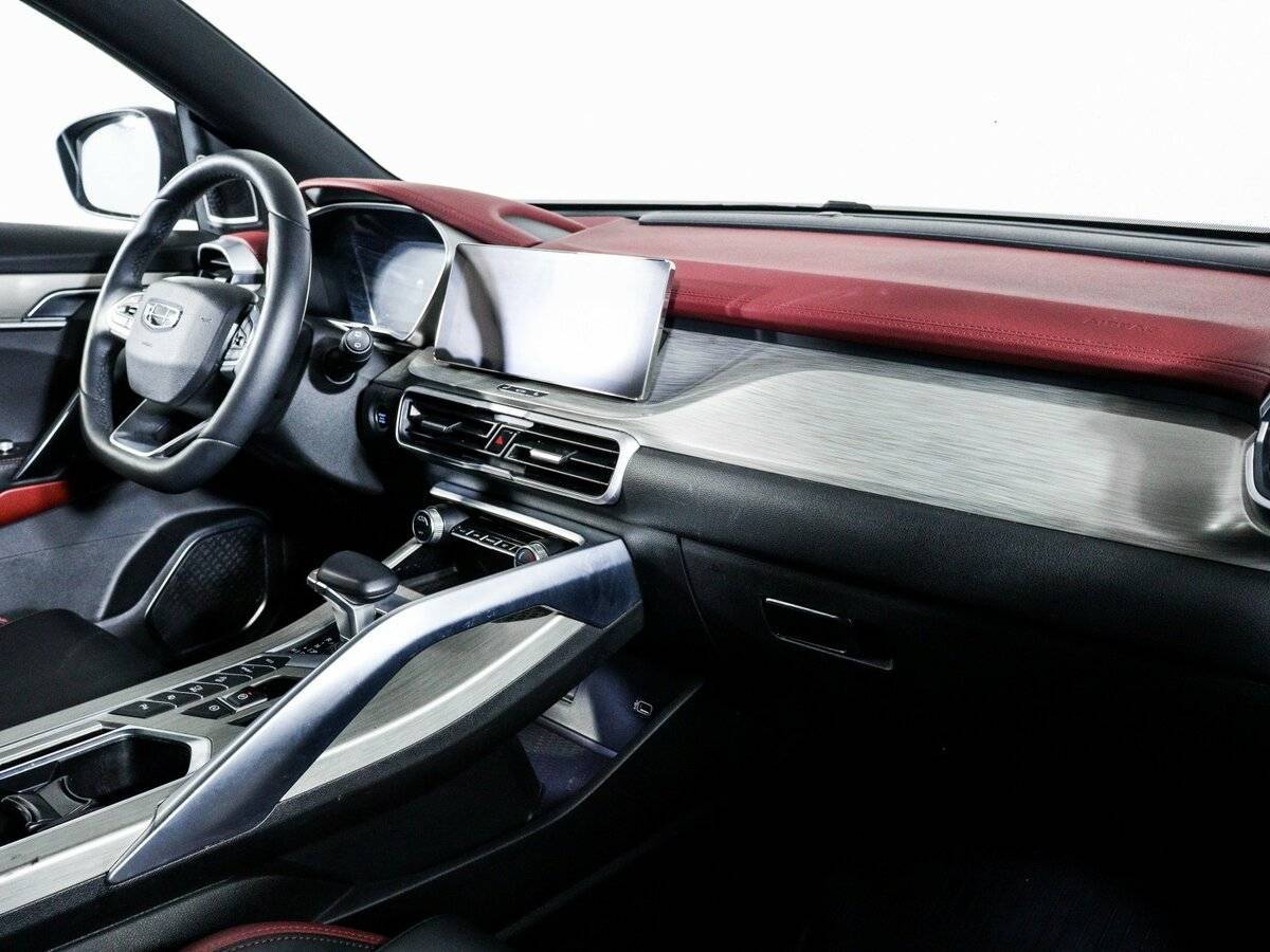 Geely Coolray с пробегом — 2023 год. Фото: #5