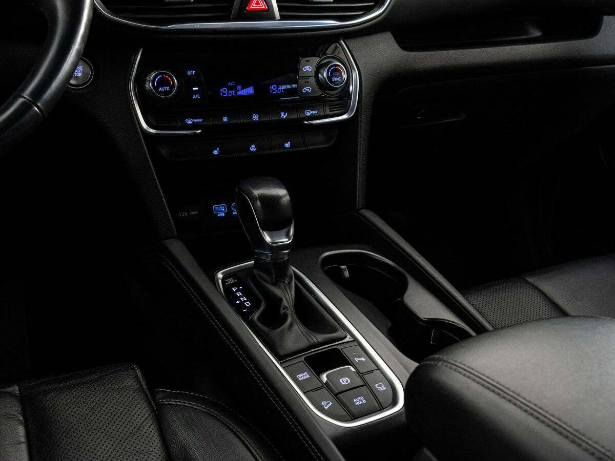 Hyundai Santa Fe с пробегом — 2018 год. Фото: #11