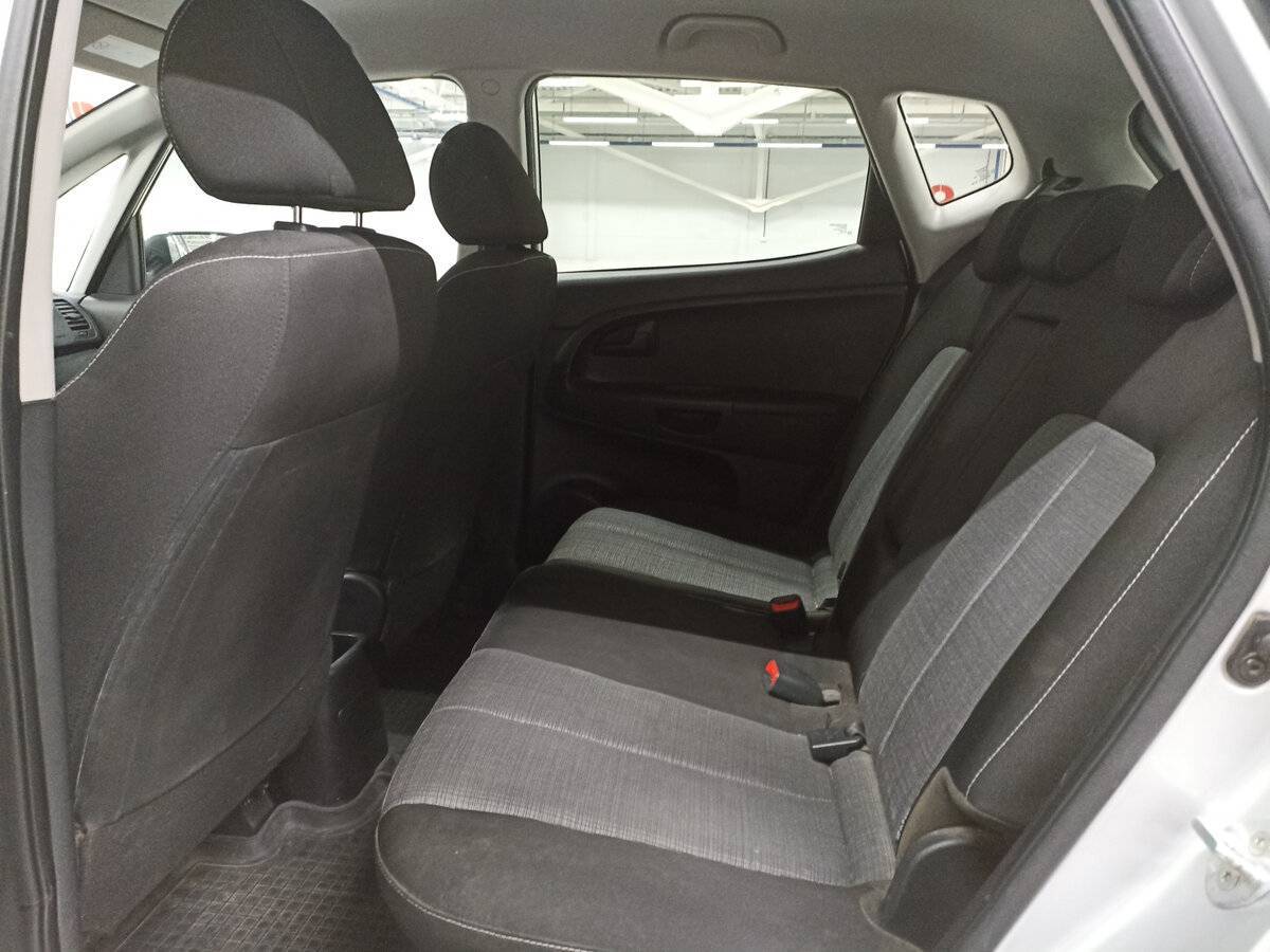 Kia Venga с пробегом — 2013 год. Фото: #11