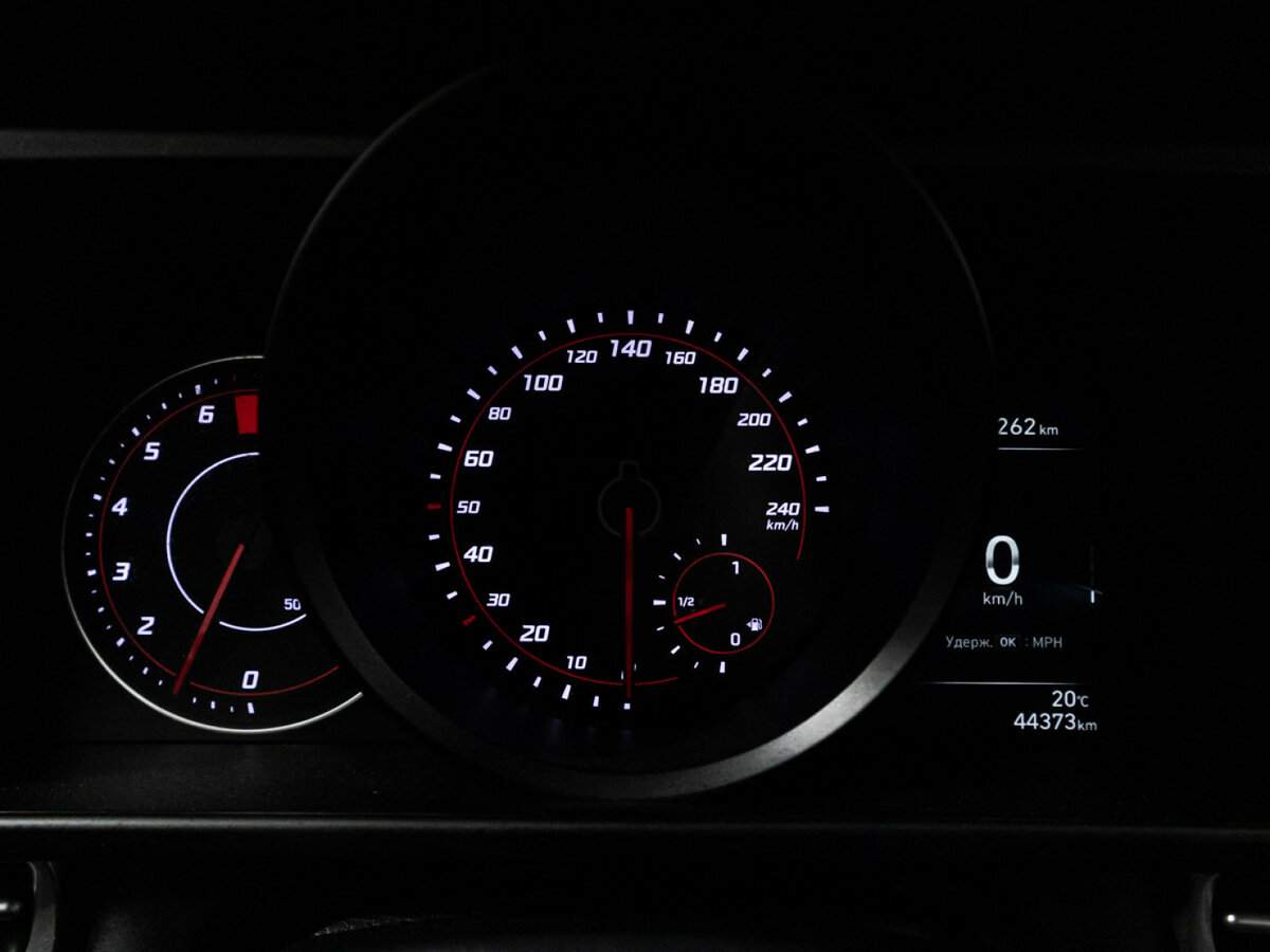 Hyundai Elantra с пробегом — 2021 год. Фото: #11