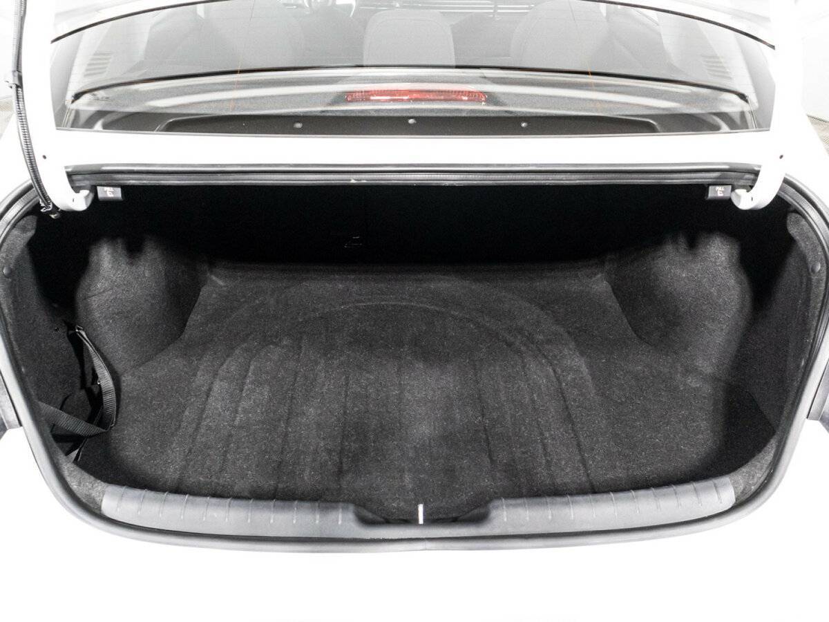 Hyundai Elantra с пробегом — 2021 год. Фото: #14