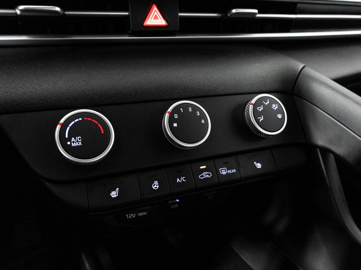Hyundai Elantra с пробегом — 2021 год. Фото: #16