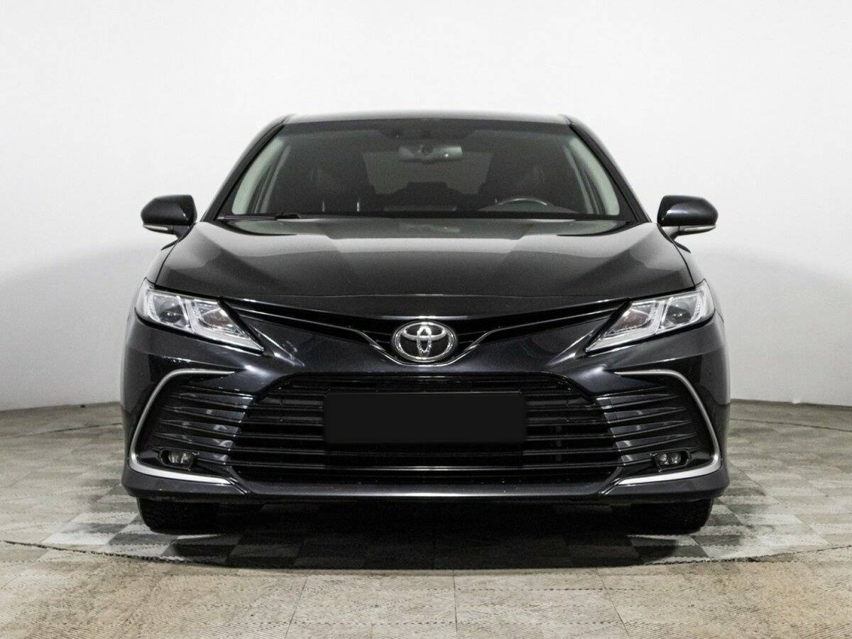 Toyota Camry с пробегом — 2021 год. Фото: #1