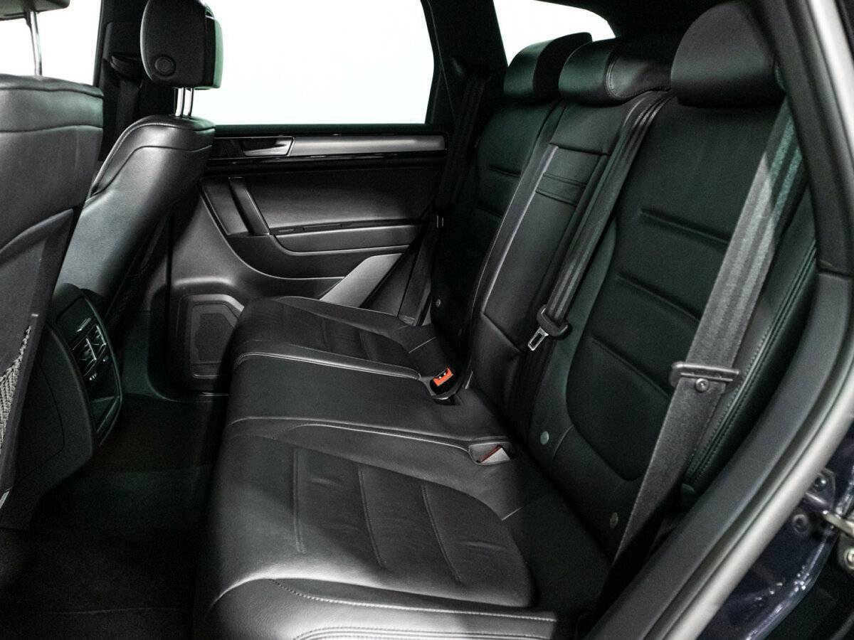 Volkswagen Touareg с пробегом — 2016 год. Фото: #9