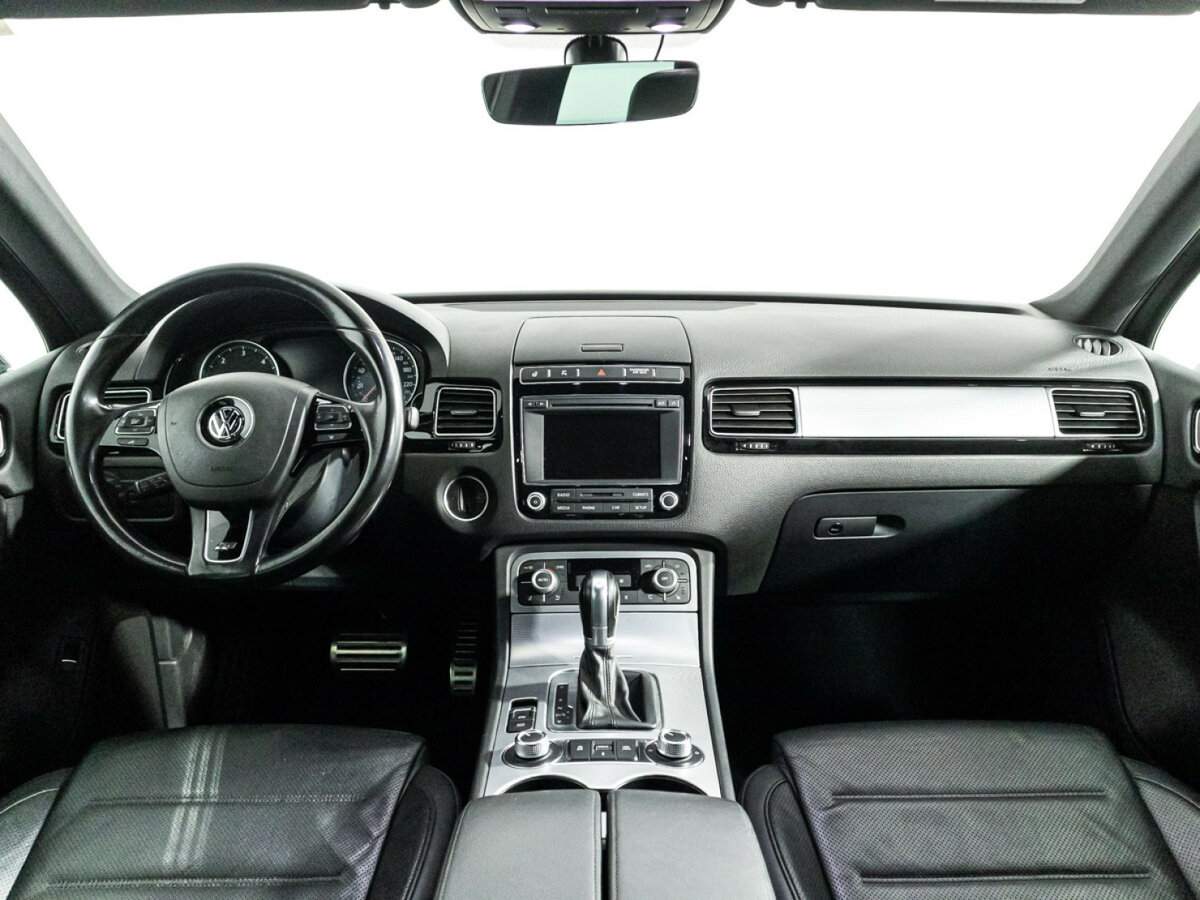 Volkswagen Touareg с пробегом — 2016 год. Фото: #12