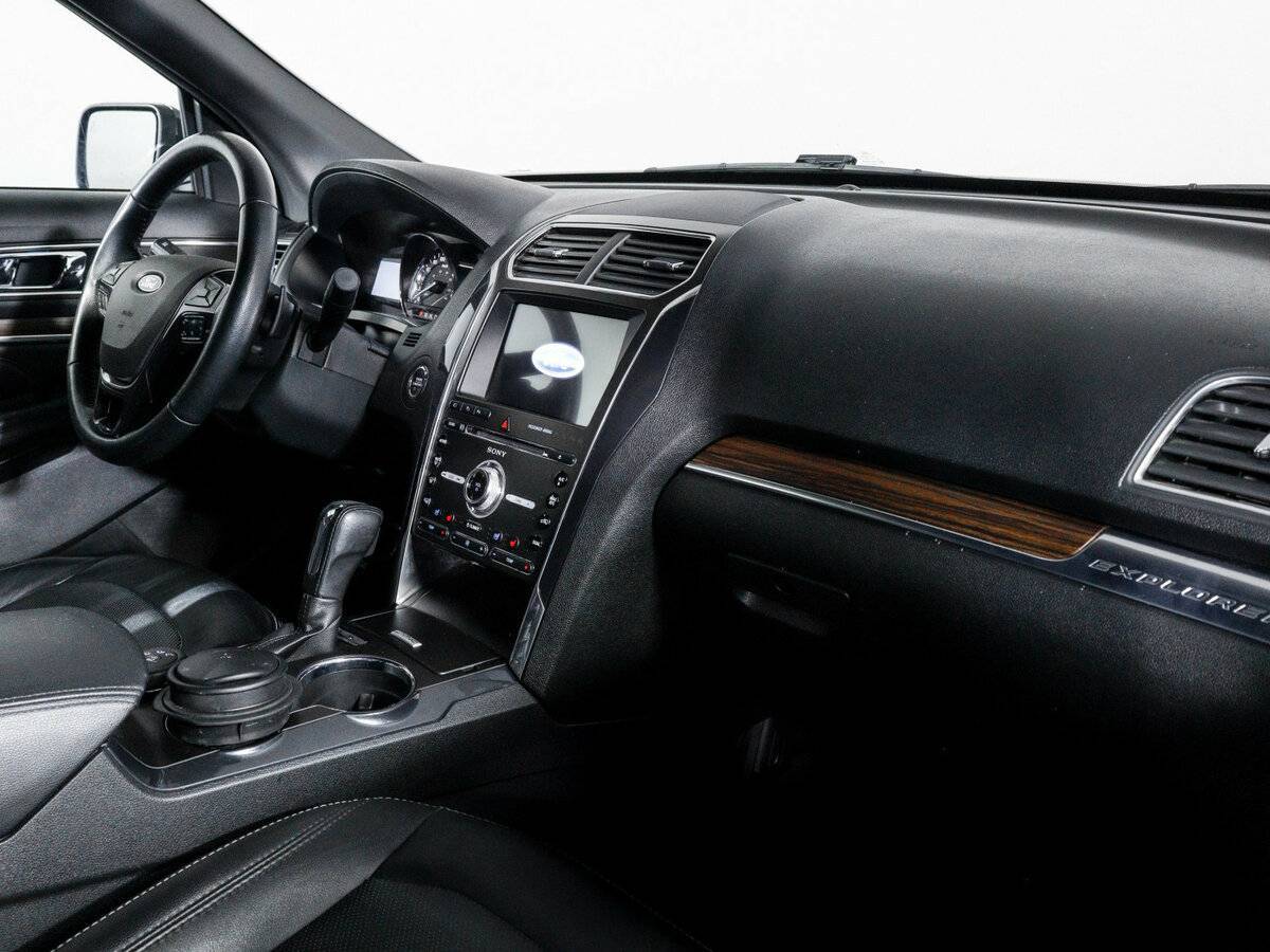 Ford Explorer с пробегом — 2017 год. Фото: #8