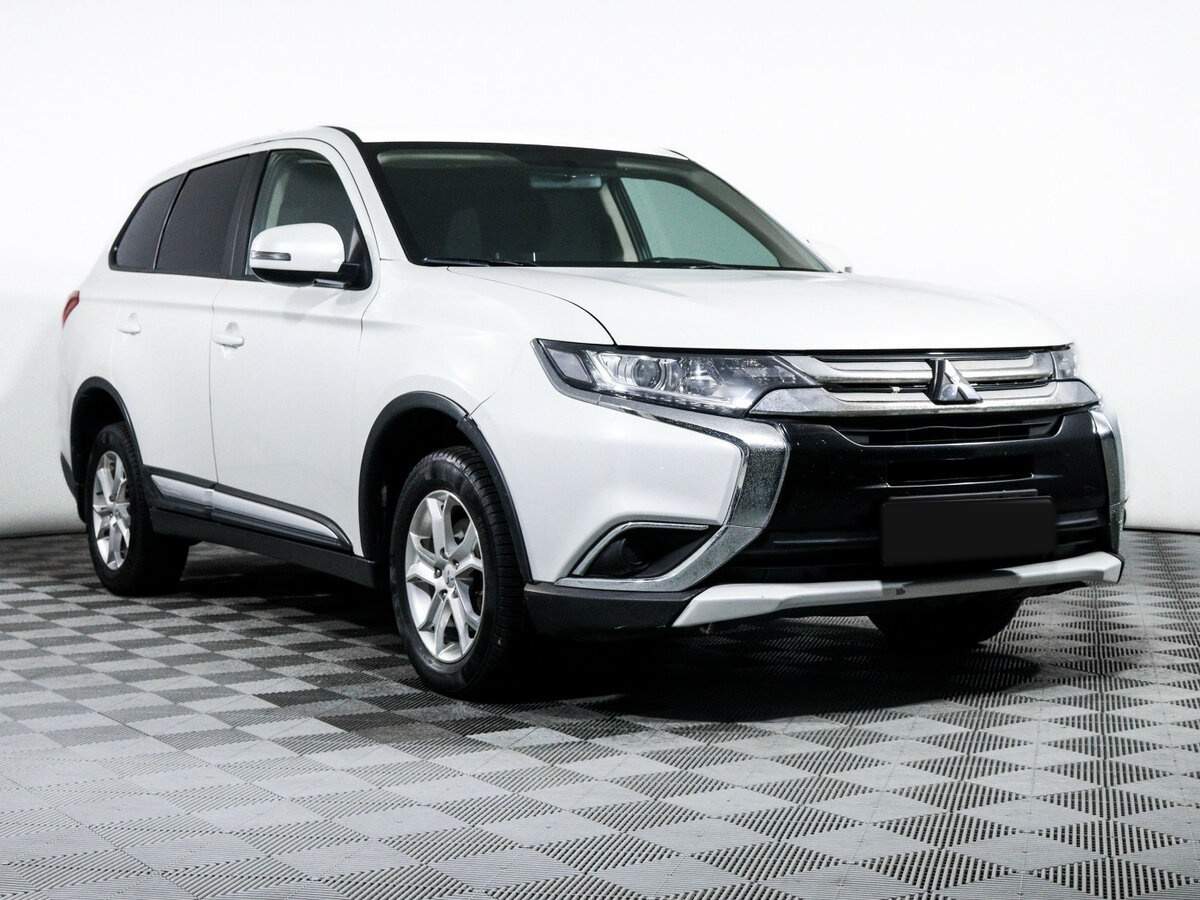 Mitsubishi Outlander с пробегом — 2015 год. Фото: #2