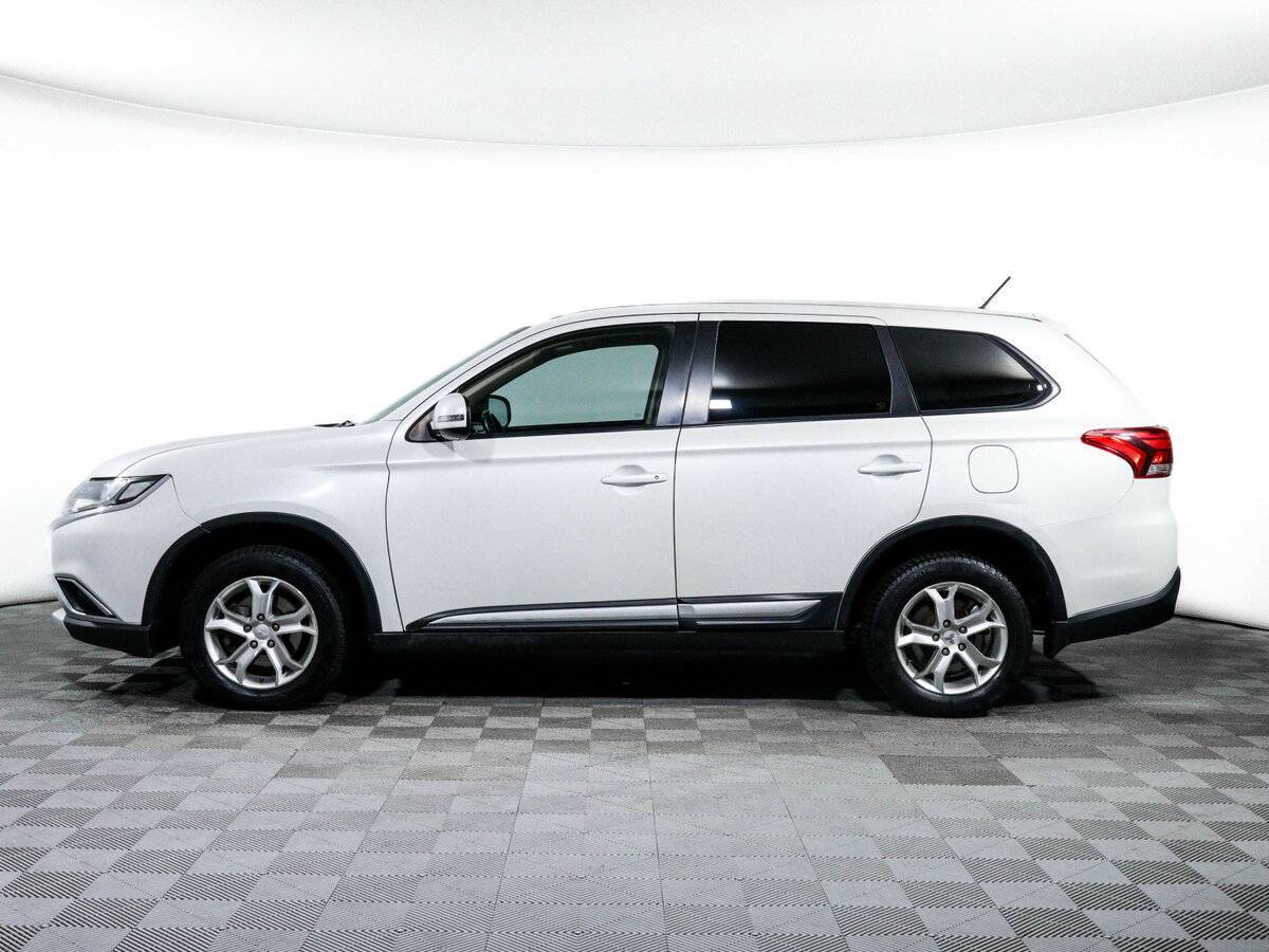 Mitsubishi Outlander с пробегом — 2015 год. Фото: #4