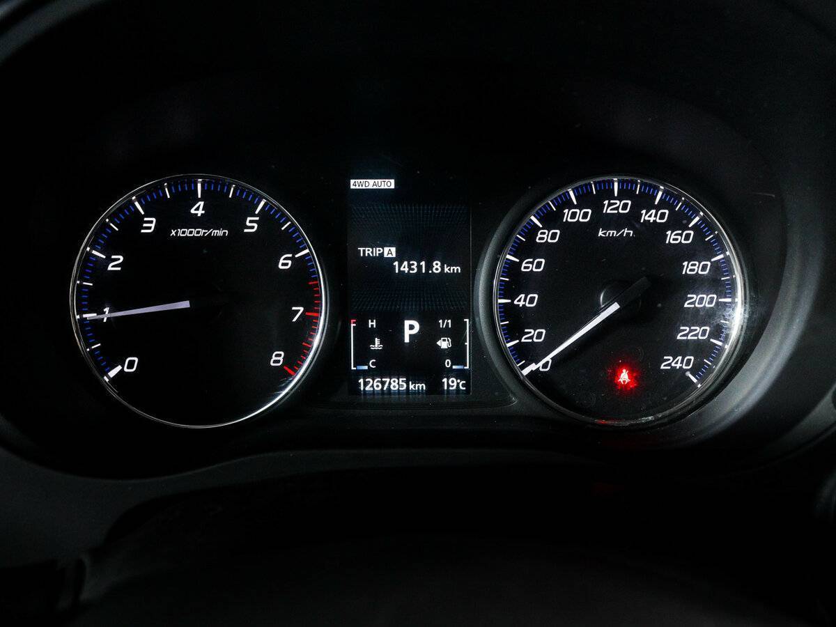 Mitsubishi Outlander с пробегом — 2015 год. Фото: #7