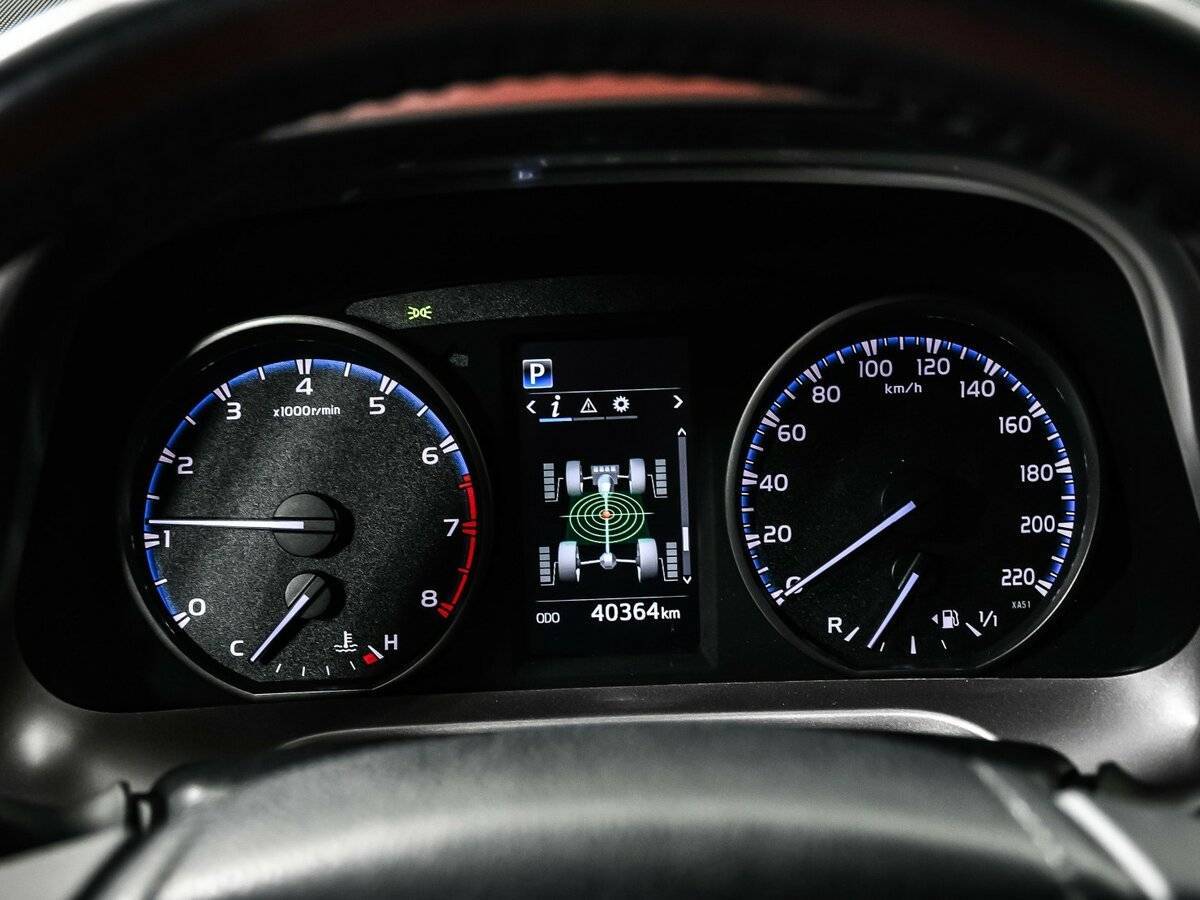 Toyota RAV4 с пробегом — 2019 год. Фото: #9