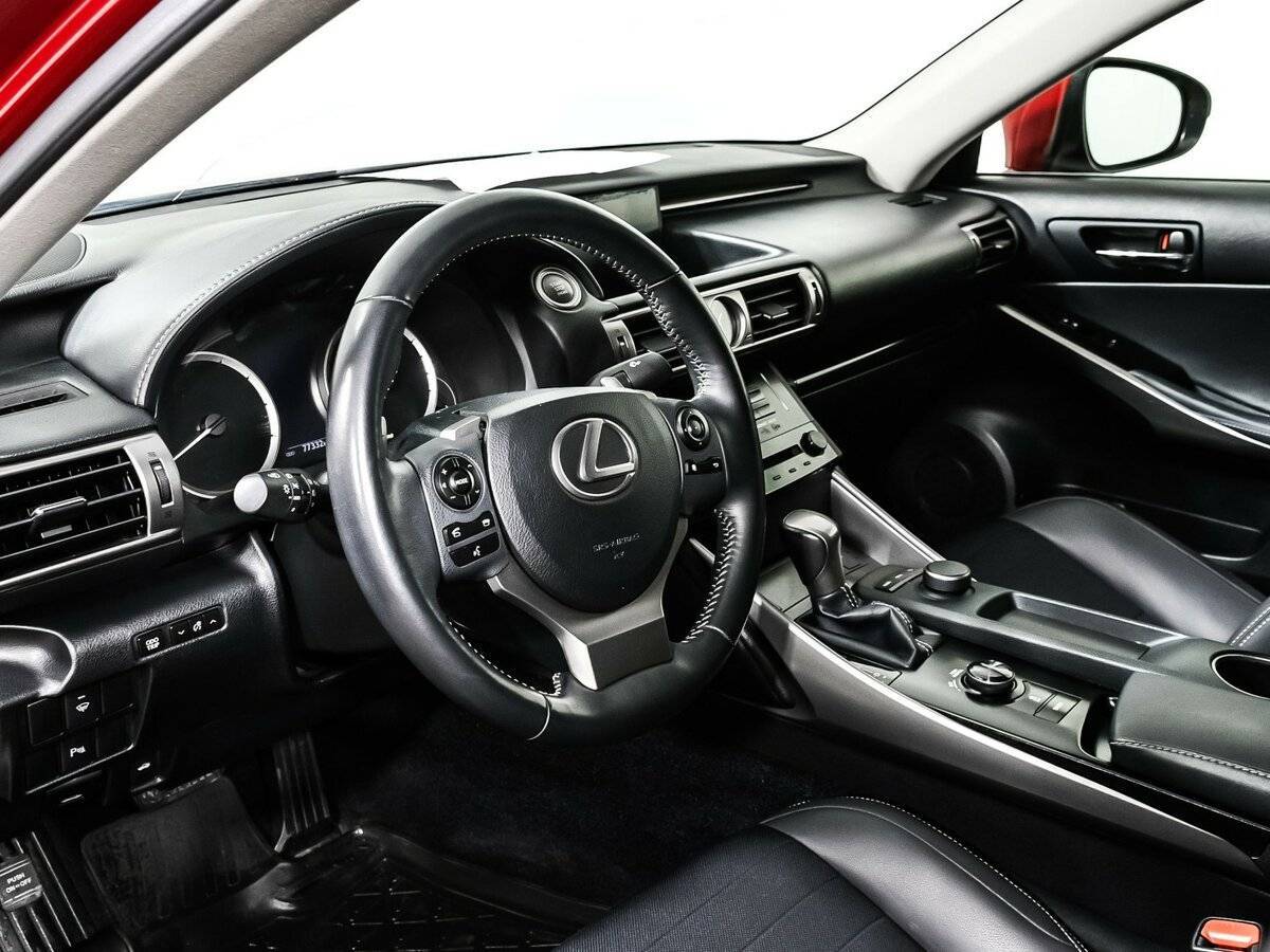 Lexus IS с пробегом — 2014 год. Фото: #11