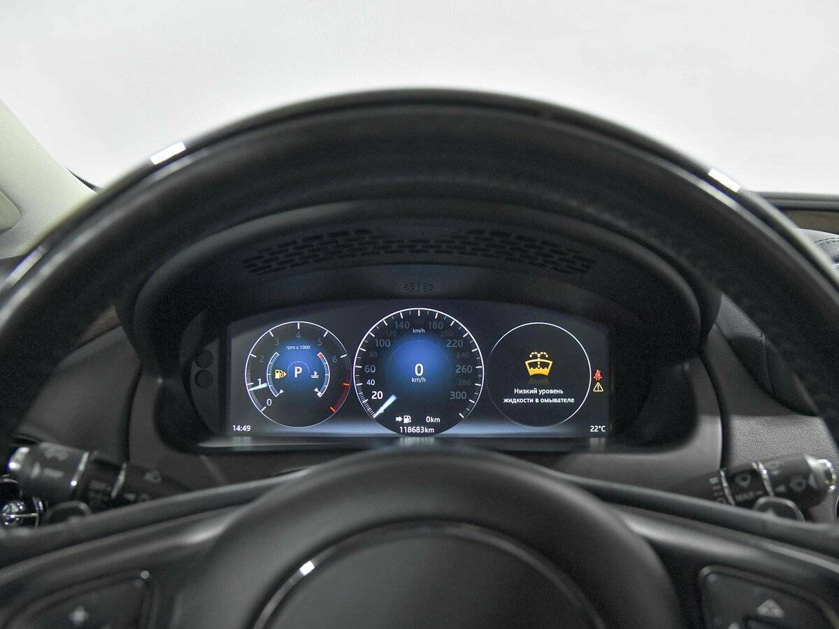 Jaguar XJ с пробегом — 2016 год. Фото: #6