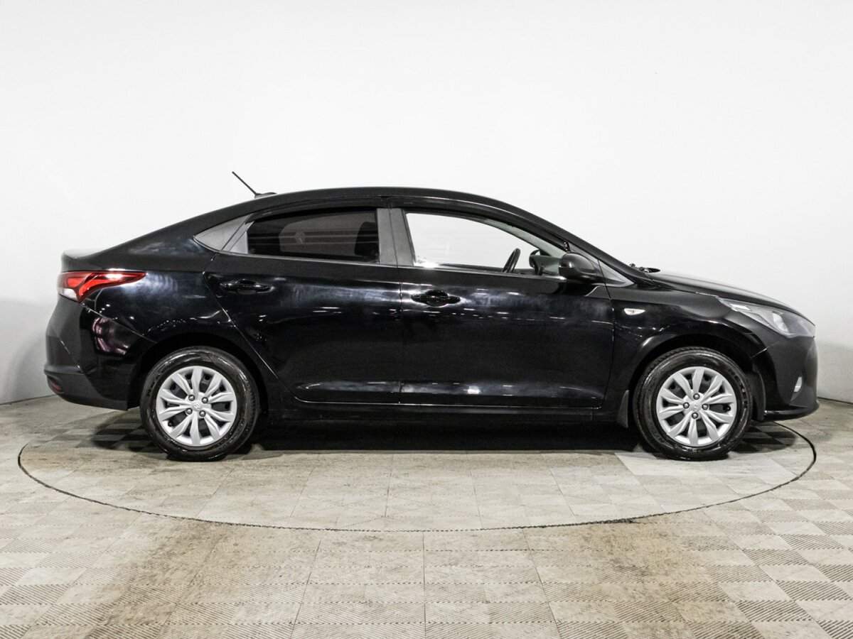 Hyundai Solaris с пробегом — 2021 год. Фото: #3