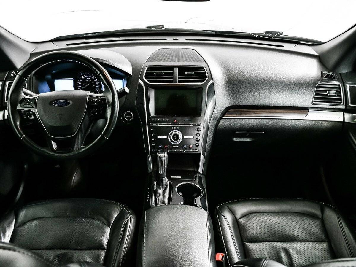 Ford Explorer с пробегом — 2017 год. Фото: #10