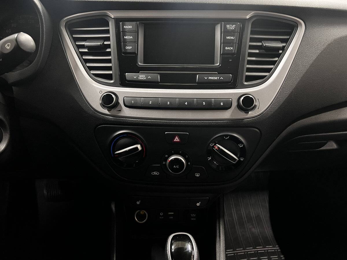 Hyundai Solaris с пробегом — 2017 год. Фото: #12