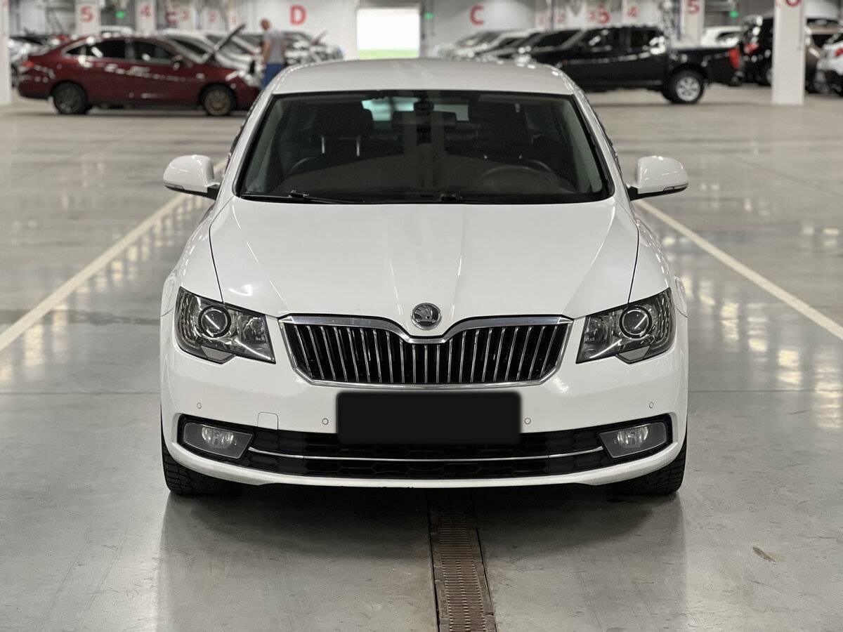 Skoda Superb с пробегом — 2014 год. Фото: #1