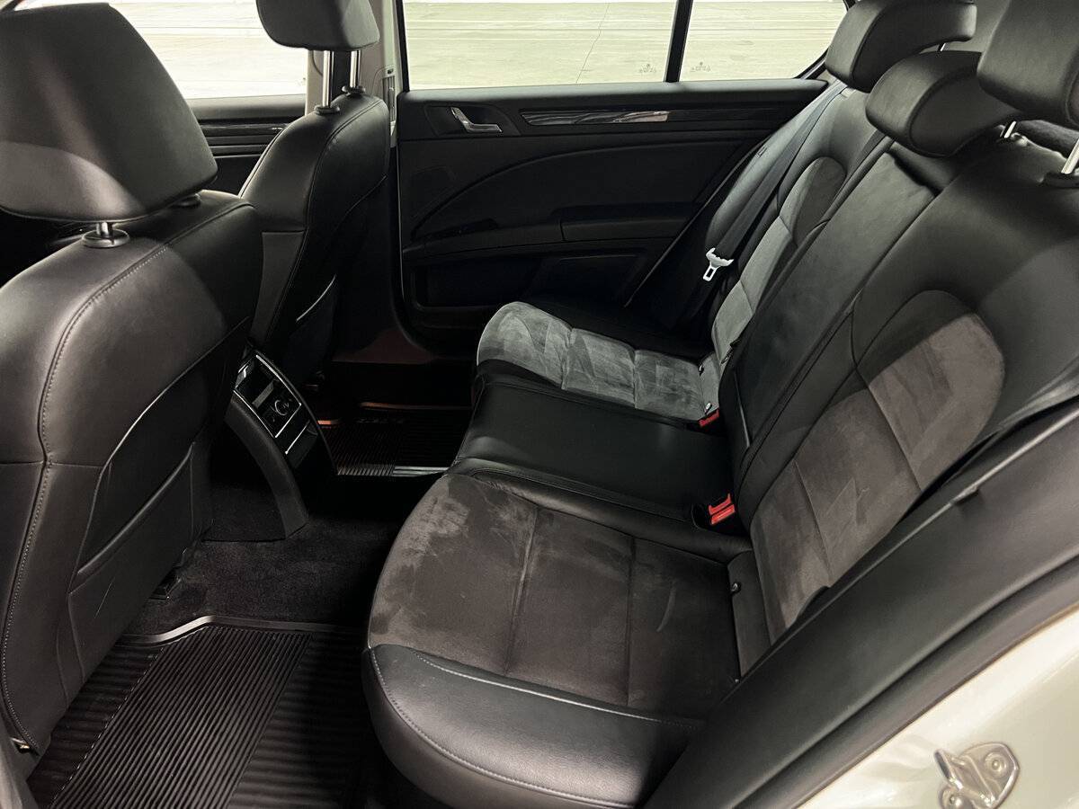Skoda Superb с пробегом — 2014 год. Фото: #11