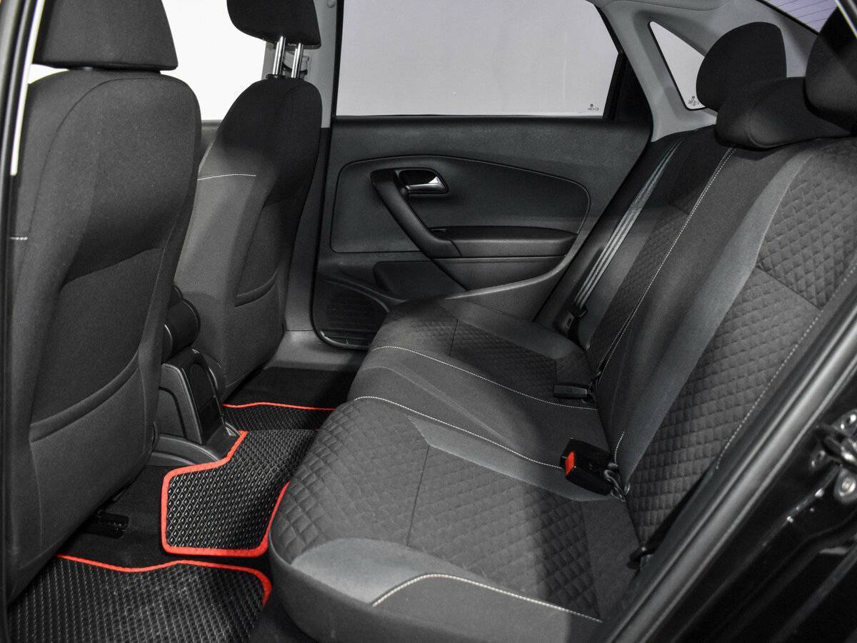 Volkswagen Polo с пробегом — 2018 год. Фото: #10