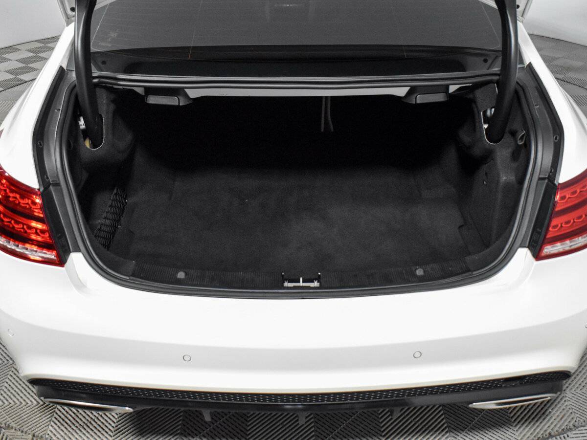 Mercedes-Benz E-Класс с пробегом — 2015 год. Фото: #22