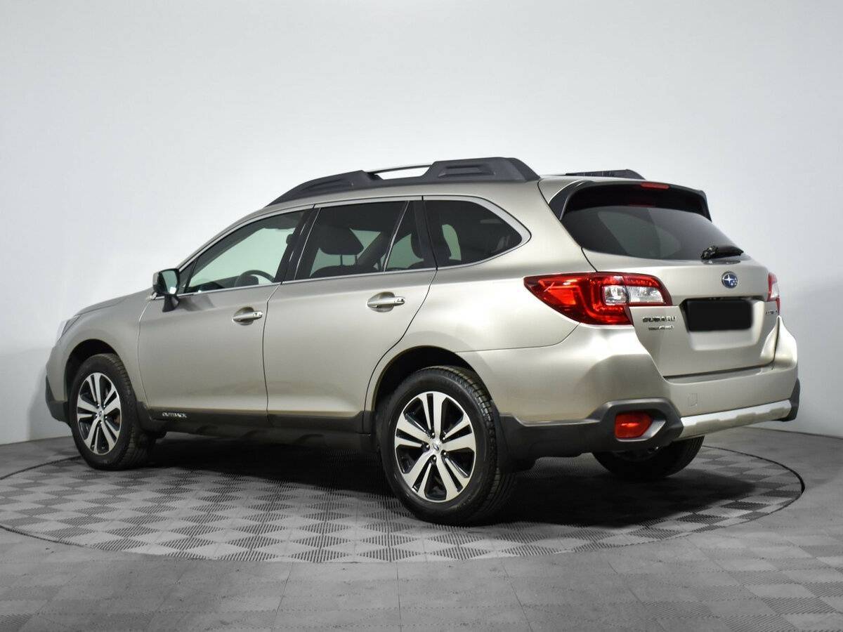 Subaru Outback с пробегом — 2018 год. Фото: #6