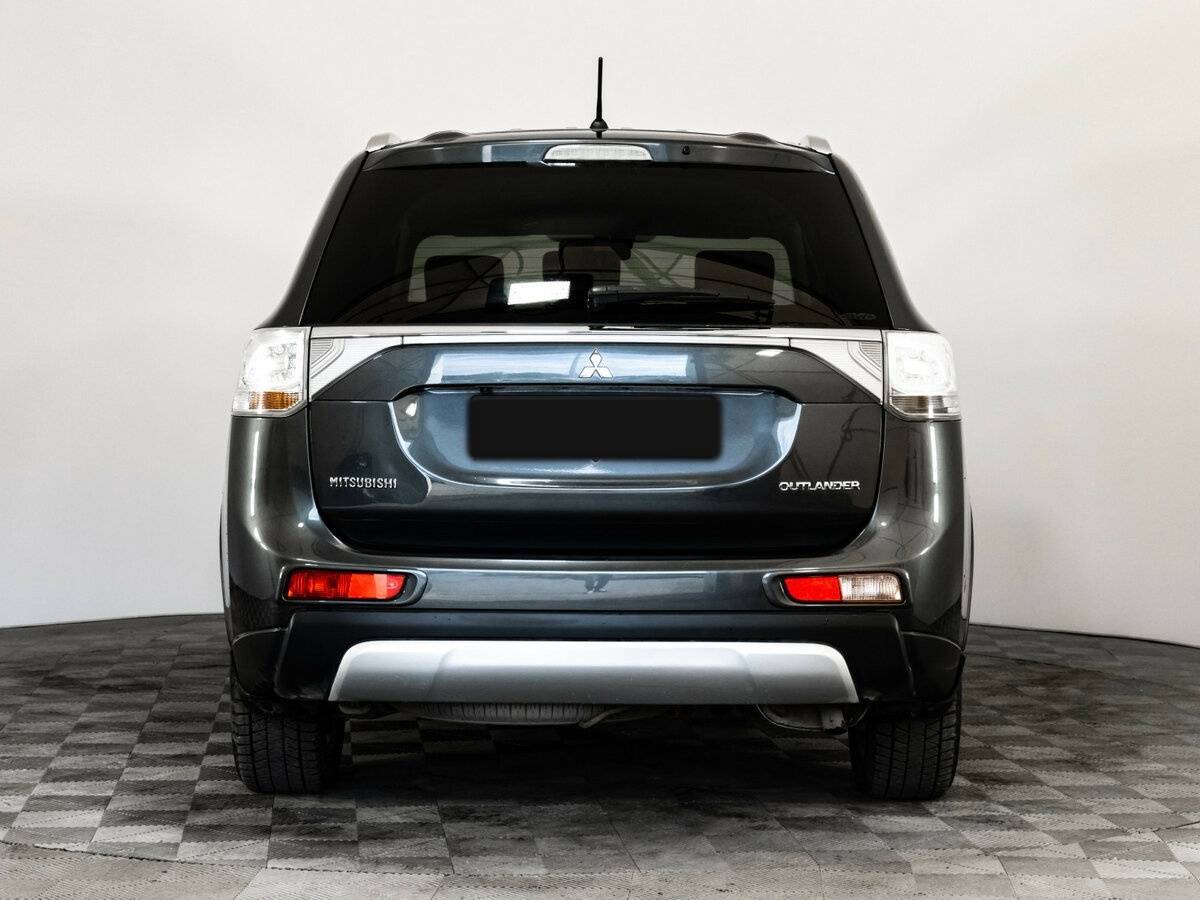 Mitsubishi Outlander с пробегом — 2014 год. Фото: #4