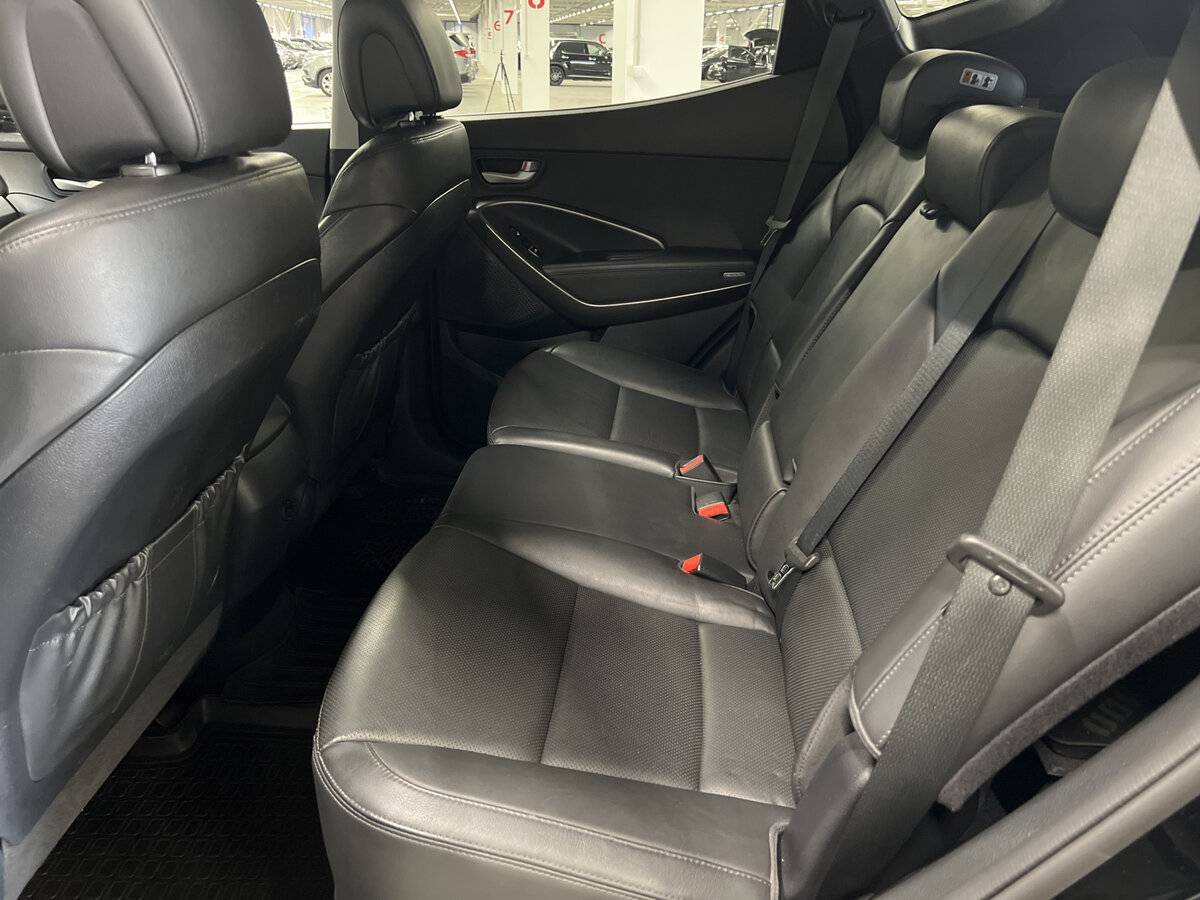 Hyundai Santa Fe с пробегом — 2015 год. Фото: #11