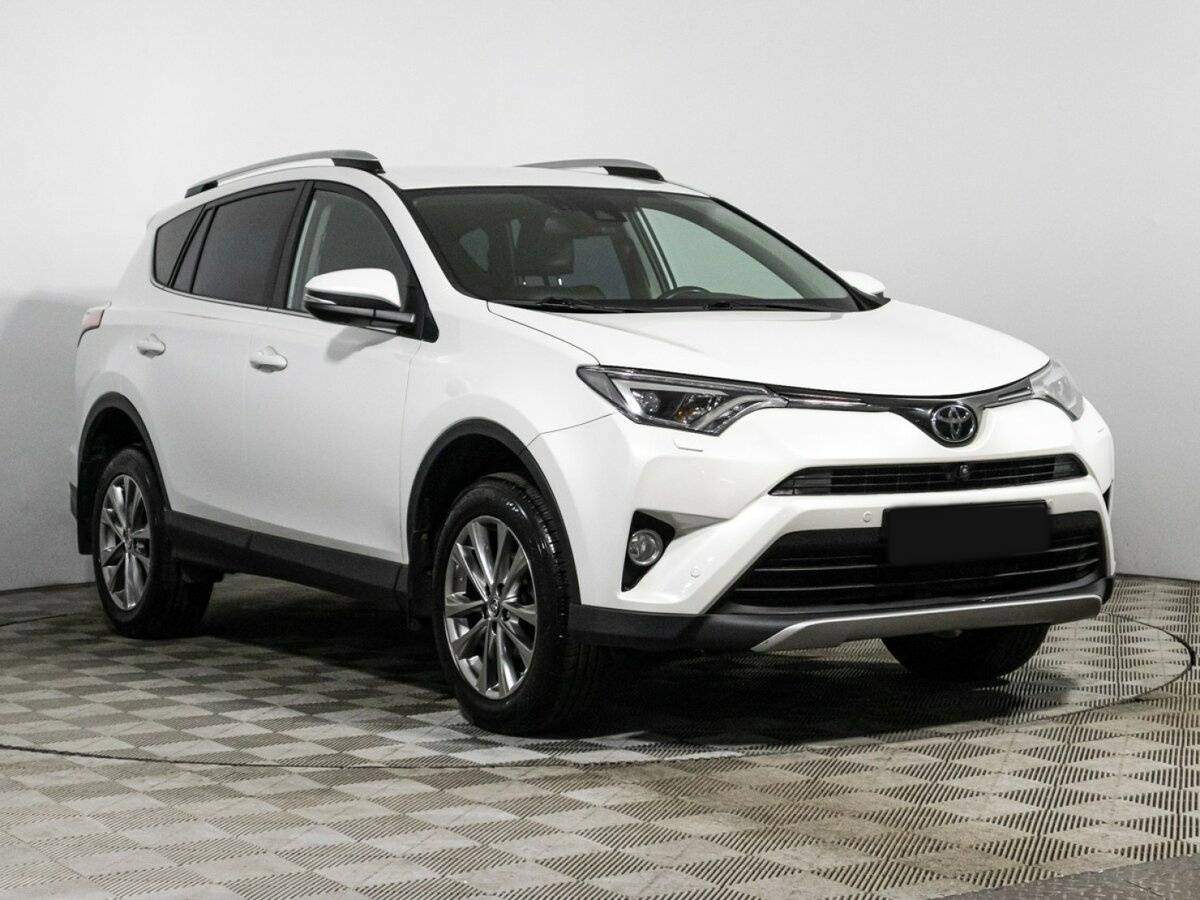 Toyota RAV4 с пробегом — 2018 год. Фото: #2