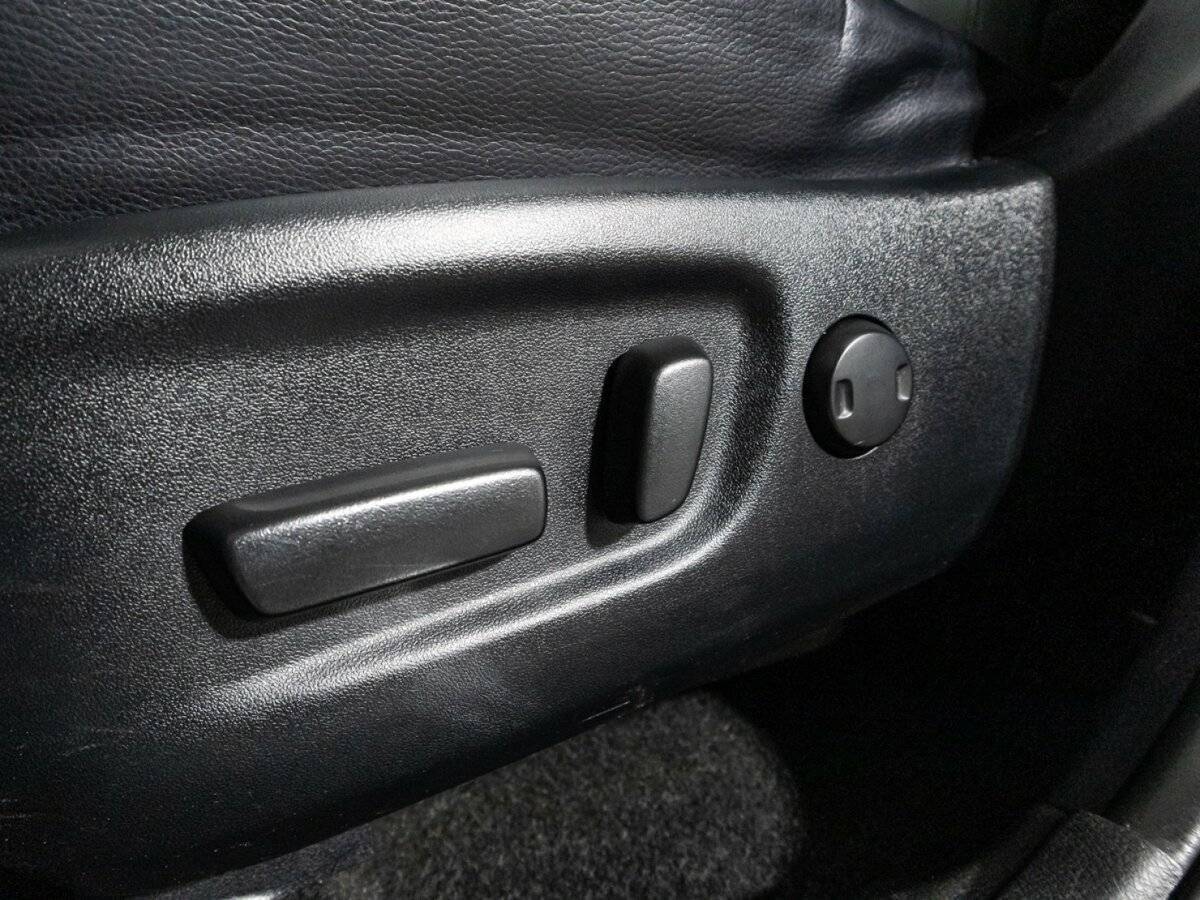 Toyota RAV4 с пробегом — 2018 год. Фото: #16