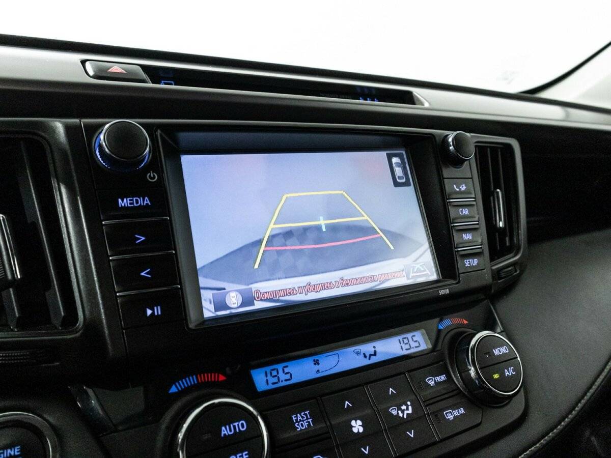 Toyota RAV4 с пробегом — 2018 год. Фото: #18