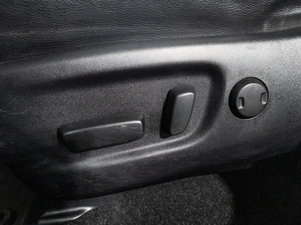 Toyota RAV4 с пробегом — 2017 год. Фото: #15