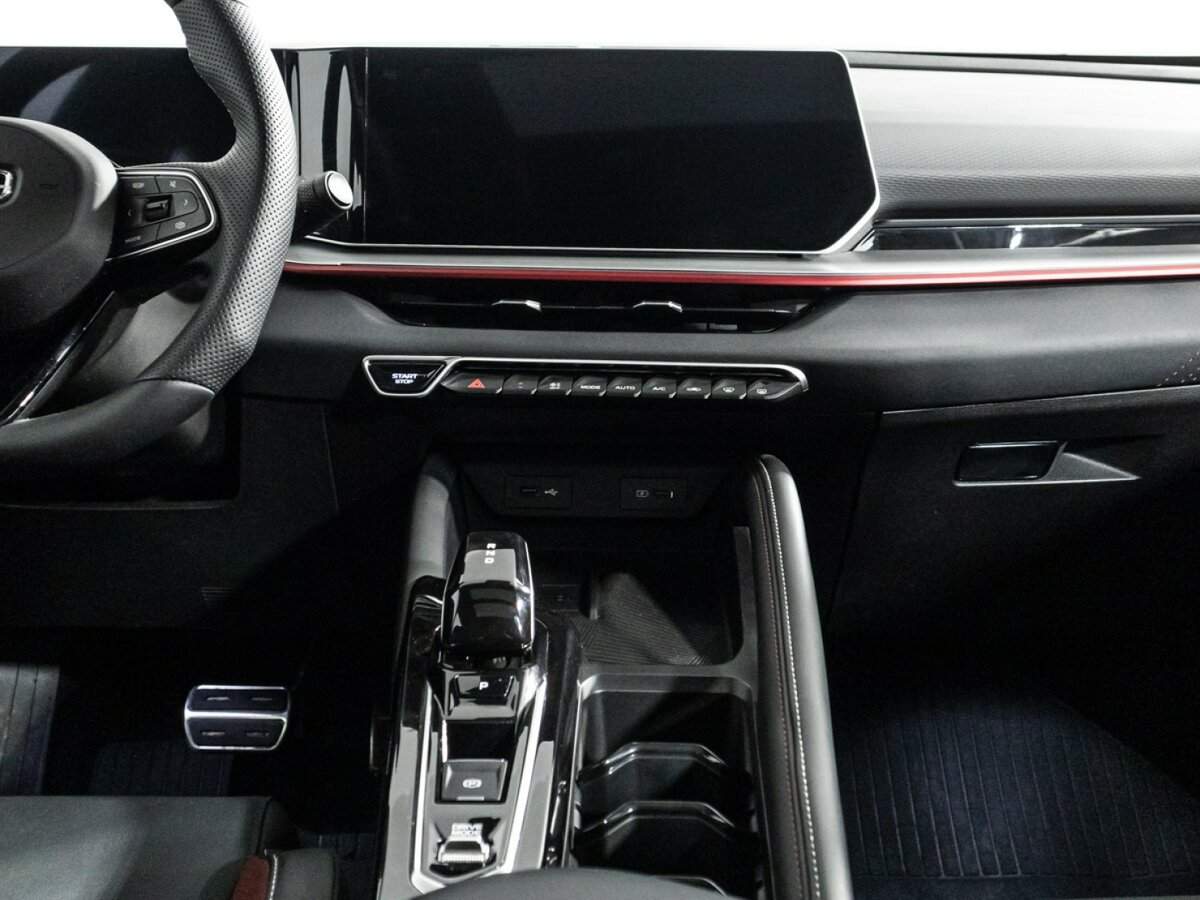 Geely Coolray с пробегом — 2023 год. Фото: #13